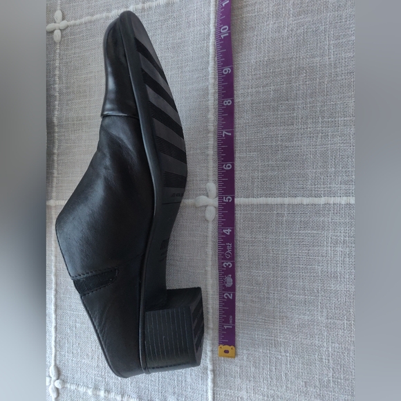 Munro black leather mules. - Picture 12 of 12